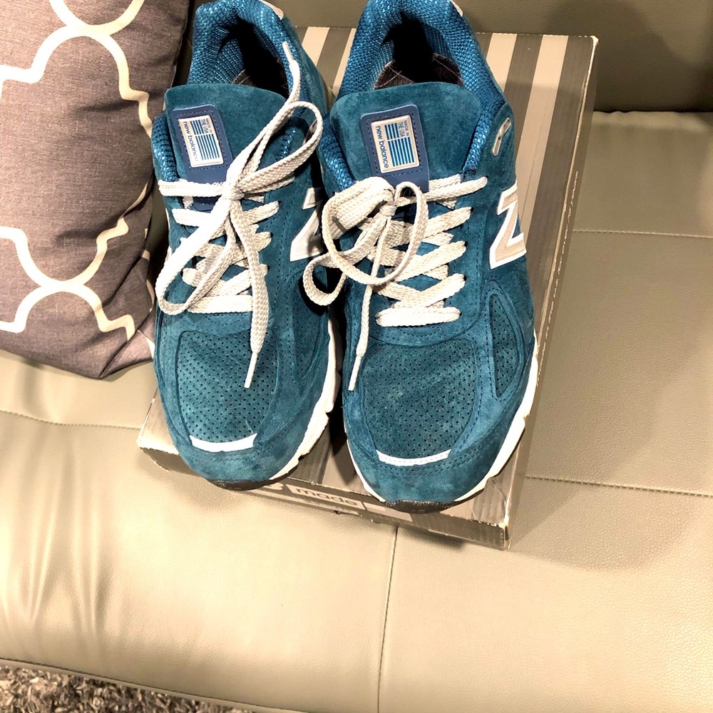 New balance 990v4 size 10